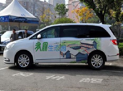 灌云户外车贴喷绘如何保持效果?